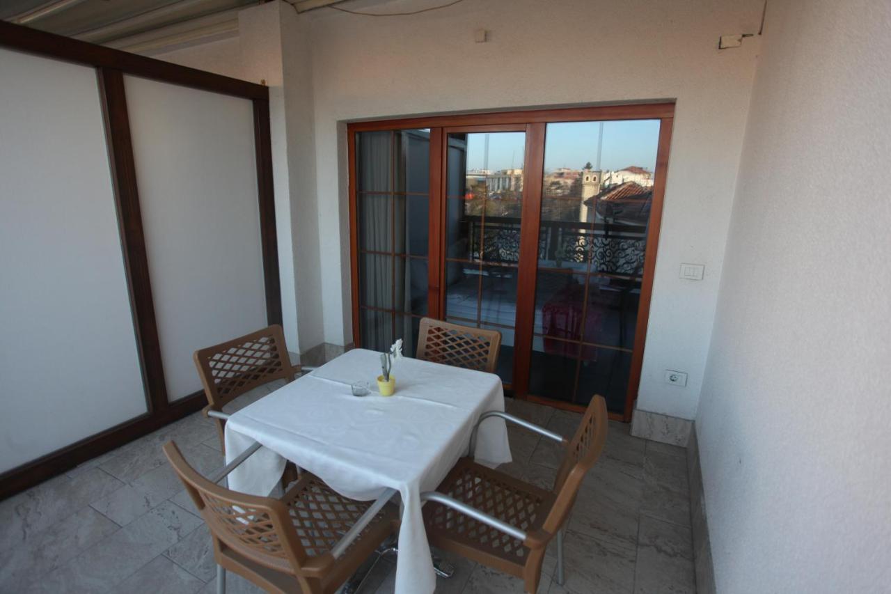 Hotel Happy Gjakova Εξωτερικό φωτογραφία