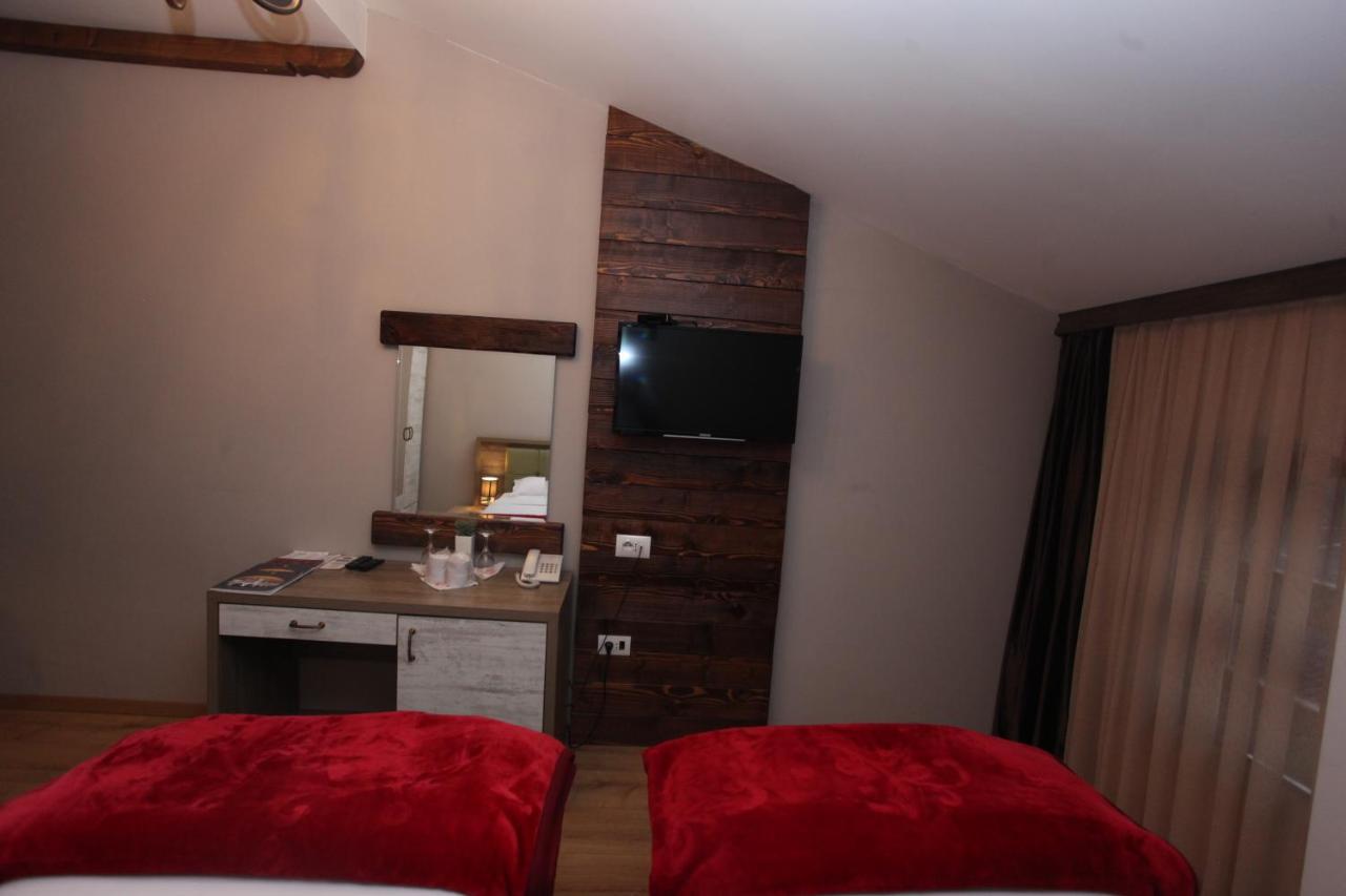 Hotel Happy Gjakova Εξωτερικό φωτογραφία