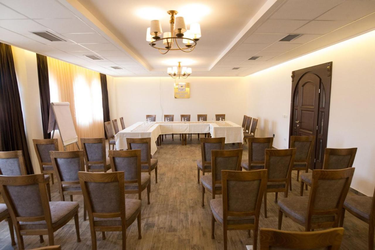 Hotel Happy Gjakova Εξωτερικό φωτογραφία